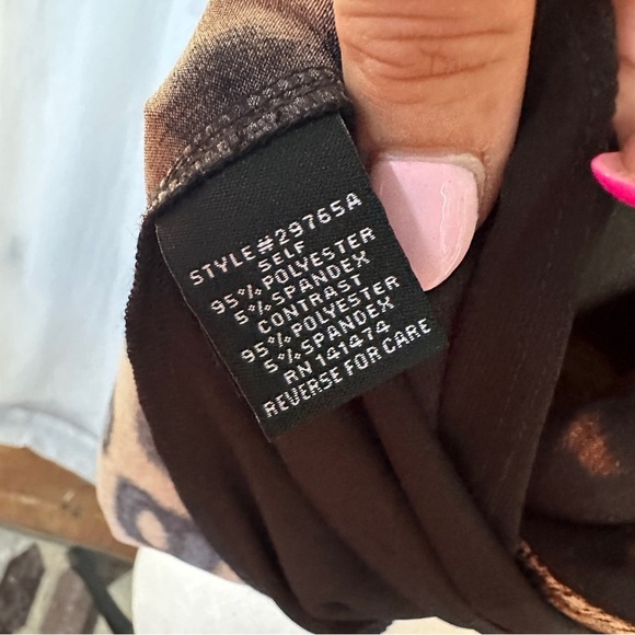 3/$20 💥 Leopard Animal Print & Black Mock Neck Blouse 3/4 Sleeve Stretchy Chic - Picture 13 of 14